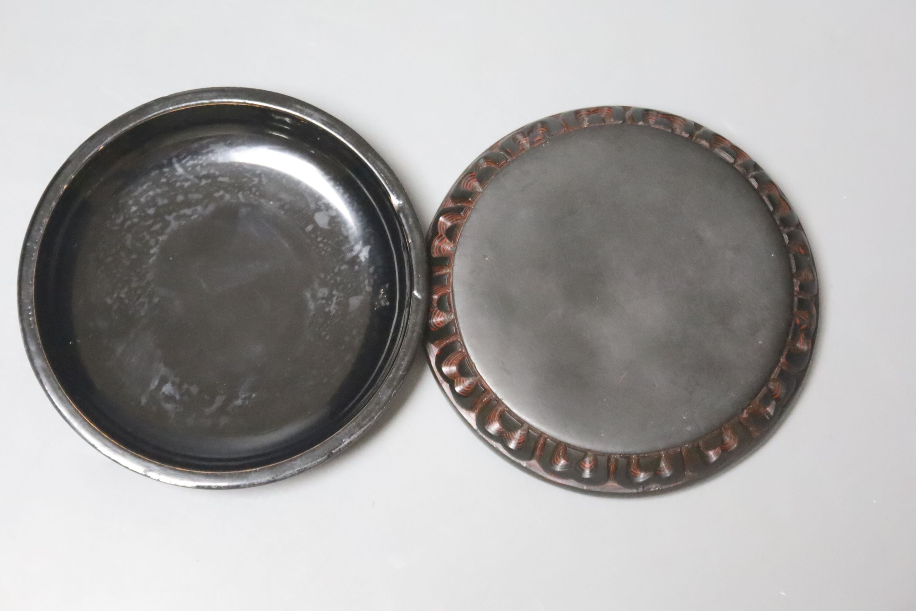 A Chinese 'tixi' lacquer circular box and cover, 8cm diameter